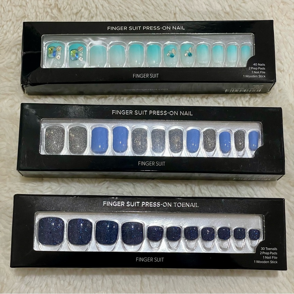 [NIB] Finger Suit Press-on Nail Bundle